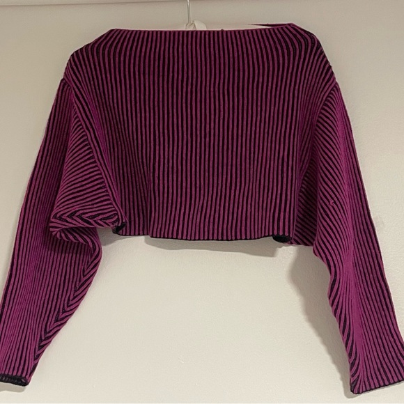 ~pink and black striped cropped sweater~ - Picture 1 of 4